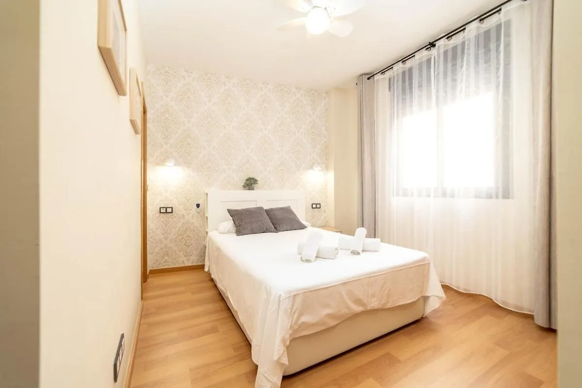 -Malagasunapts- Stylish City Centre Pool&Parking Apartamento